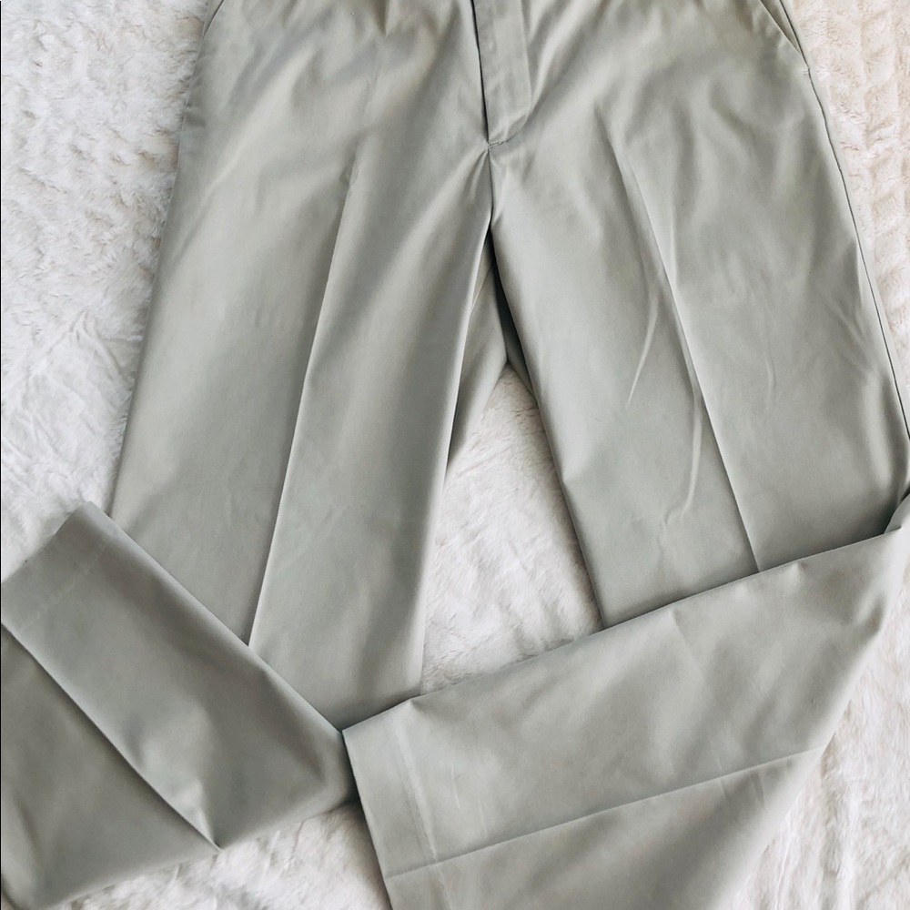 Dockers Classic Fit khaki Pants